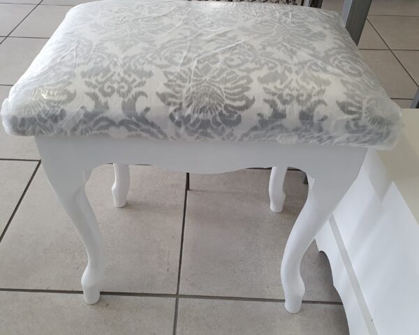 ST7 Dressing table chair - Image 8