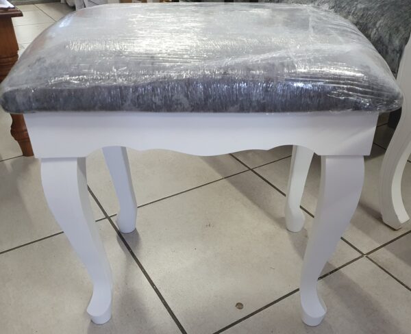 ST7 Dressing table chair - Image 12