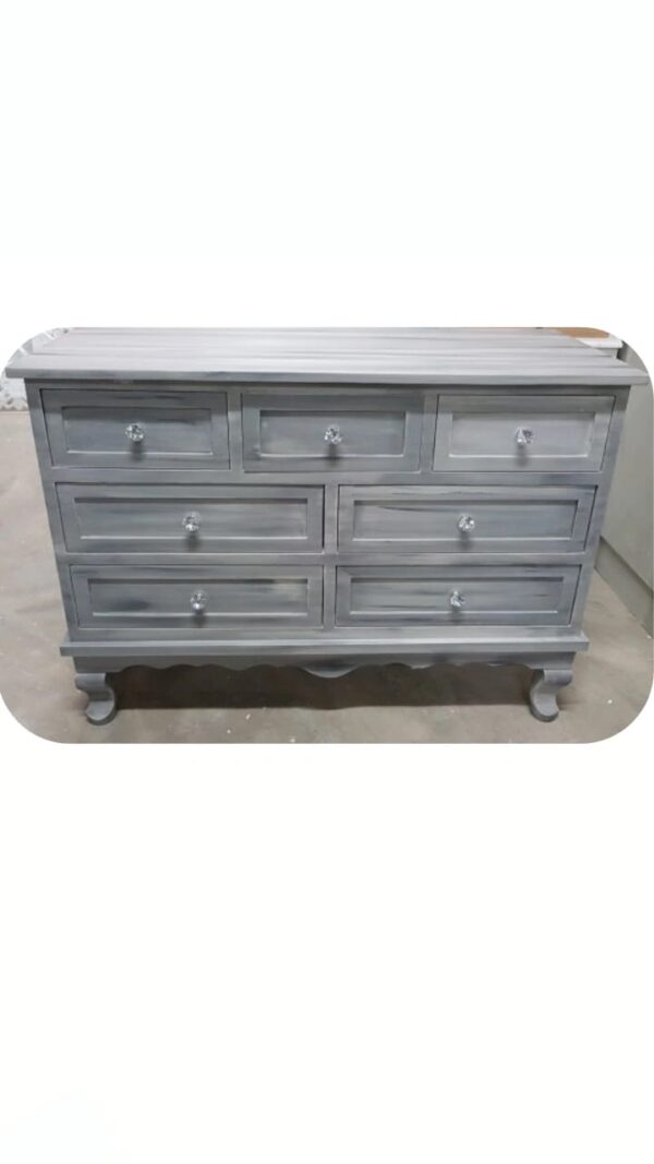 V21 7 Drawers - carved legs